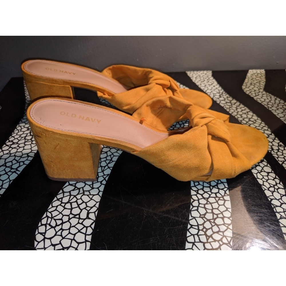 Old Navy Mustard Sandals - Picture 1 of 4